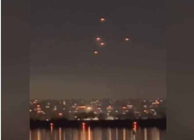UFO-t mbi San Diego ishin anëtarë të ekipit të parashutave të marinës amerikane