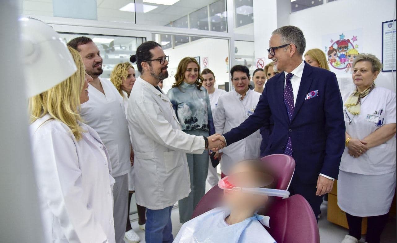 Për herë të parë në Kosovë fillon shërbimi i sedacionit inhalatorë në Klinikën e Stomatologjisë