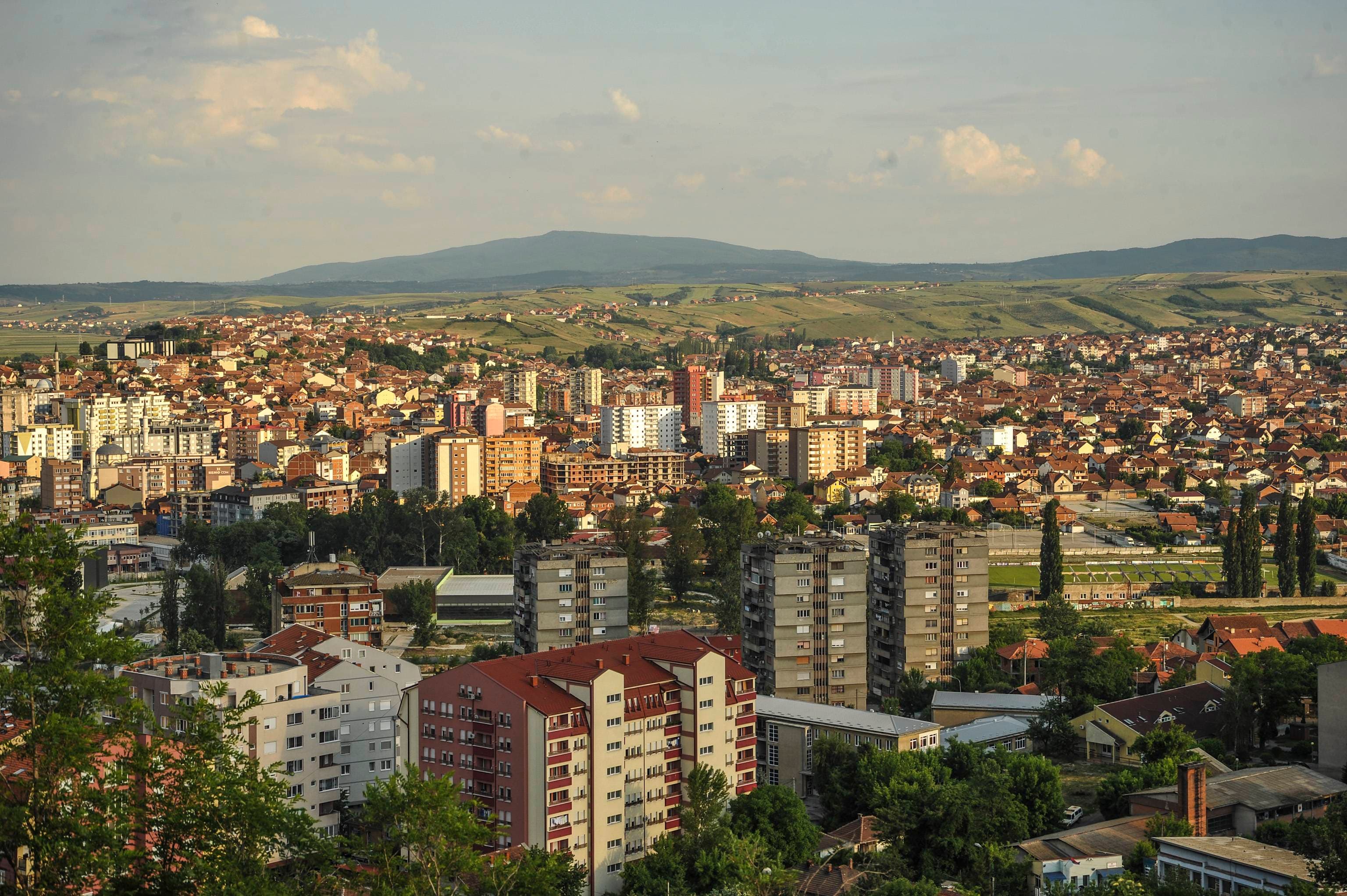 Mitrovica e Veriut ndan parcelë për Policinë e Kosovës, reagojnë Lista Serbe dhe Petkoviqi