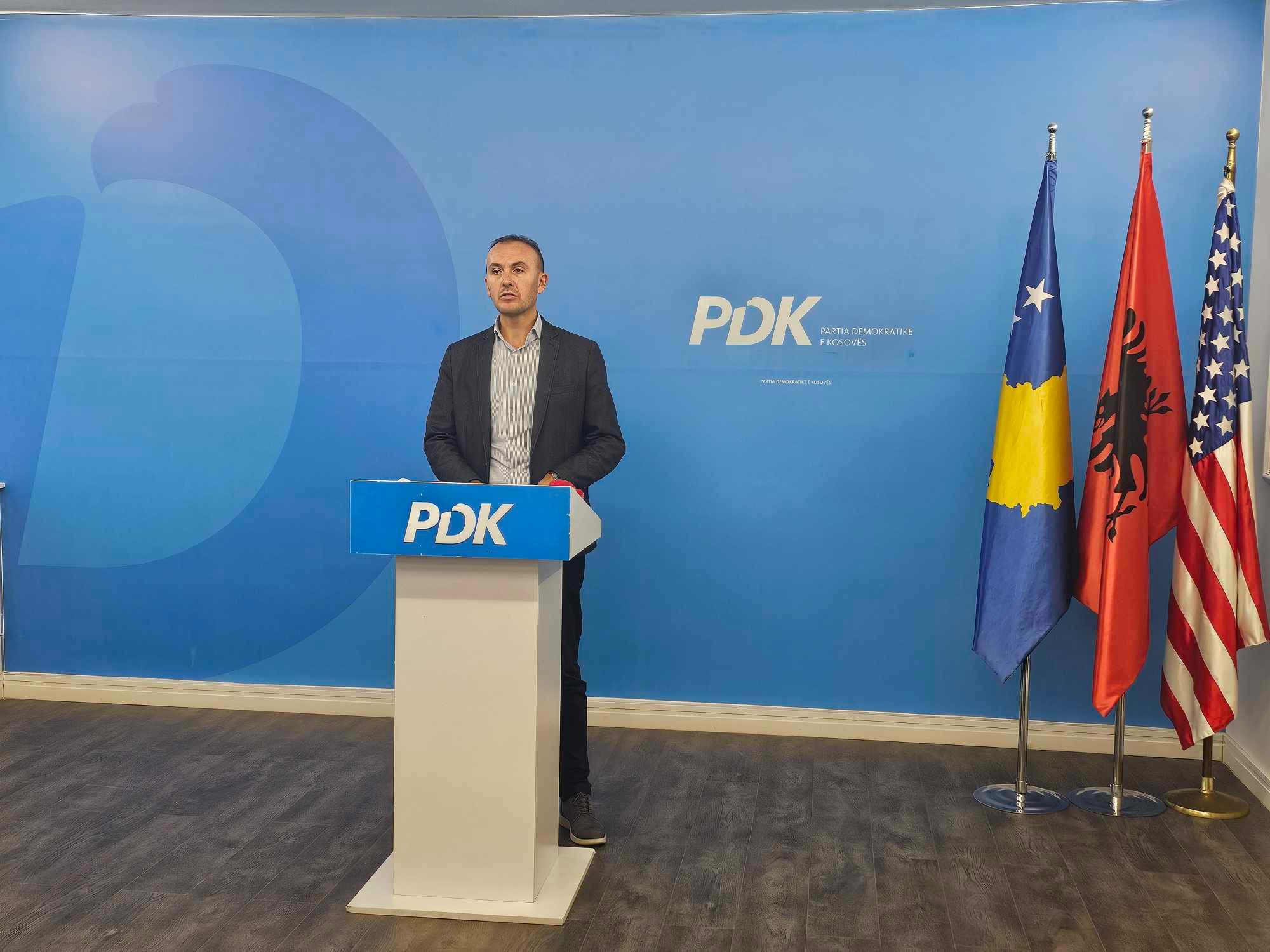 Mustafa (PDK): Me mbi 10 miliardë euro buxhet për një mandat, qeveria s’ka realizuar asnjë projekt madhor