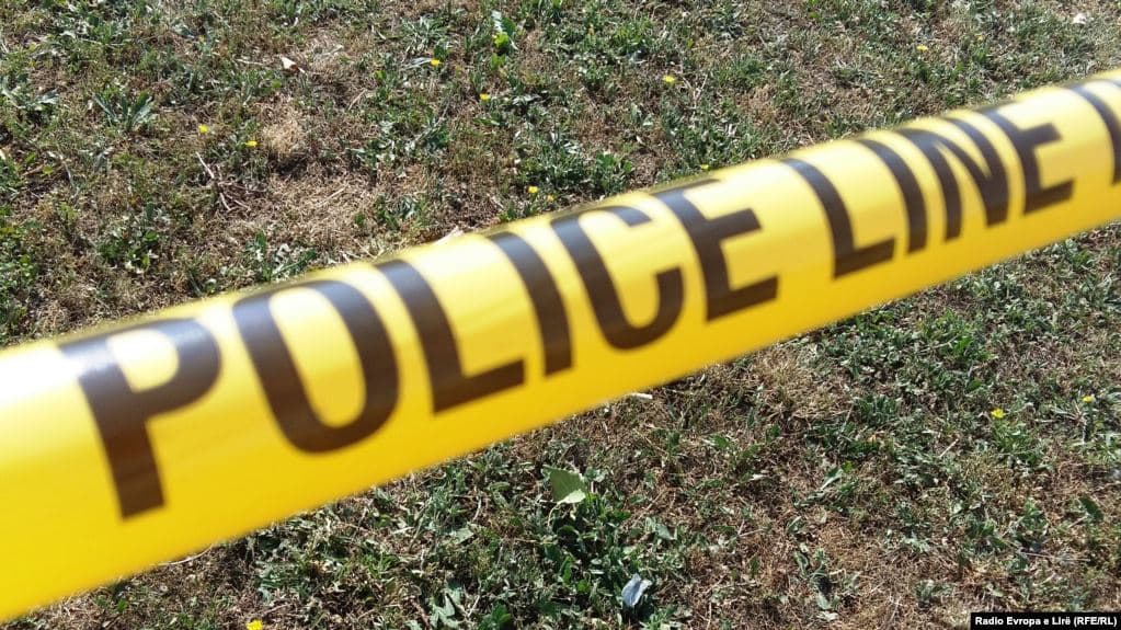 Dëmtohen varrezat në Obiliq, policia nis hetimet