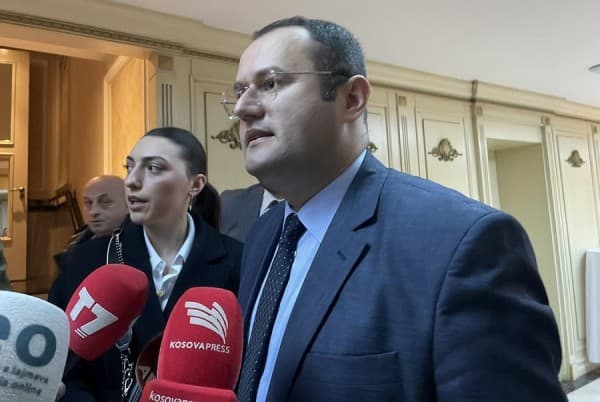 Guvernatori i BQK-së për dinarin: Ne vendosim rregulla dhe ato duhet zbatuar