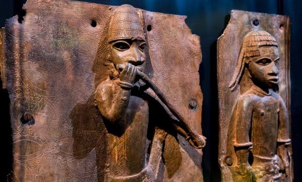 Franca dhe Gjermania do të hulumtojnë origjinën e objekteve afrikane në muzetë kombëtarë