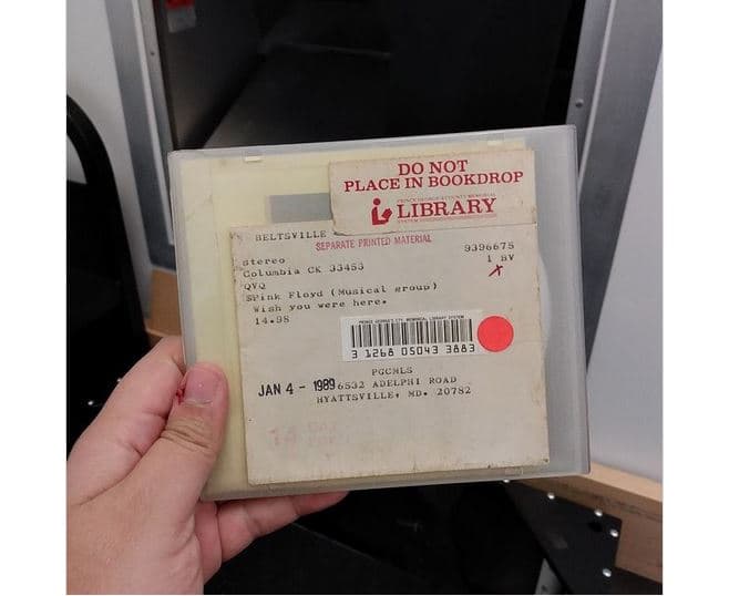 CD-ja e Pink Floyd u kthye në bibliotekë pas 35 vjetësh