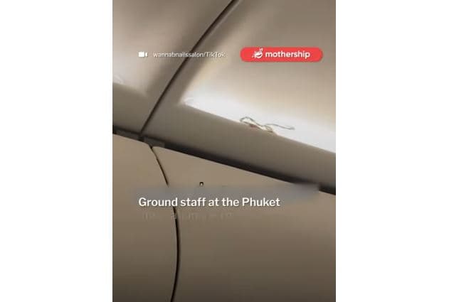 Pasagjeri sheh gjarprin në bordin e fluturimit të AirAsia (VIDEO)
