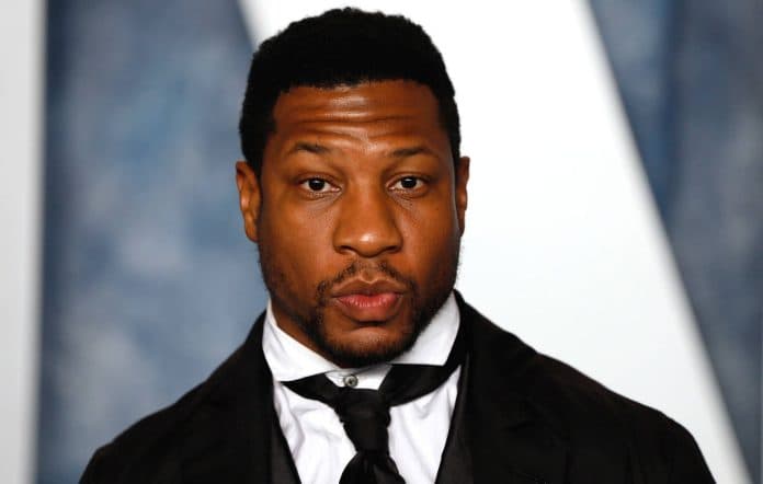 Jonathan Majors vjen me intervistën e parë pas shpalljes fajtor për sulm