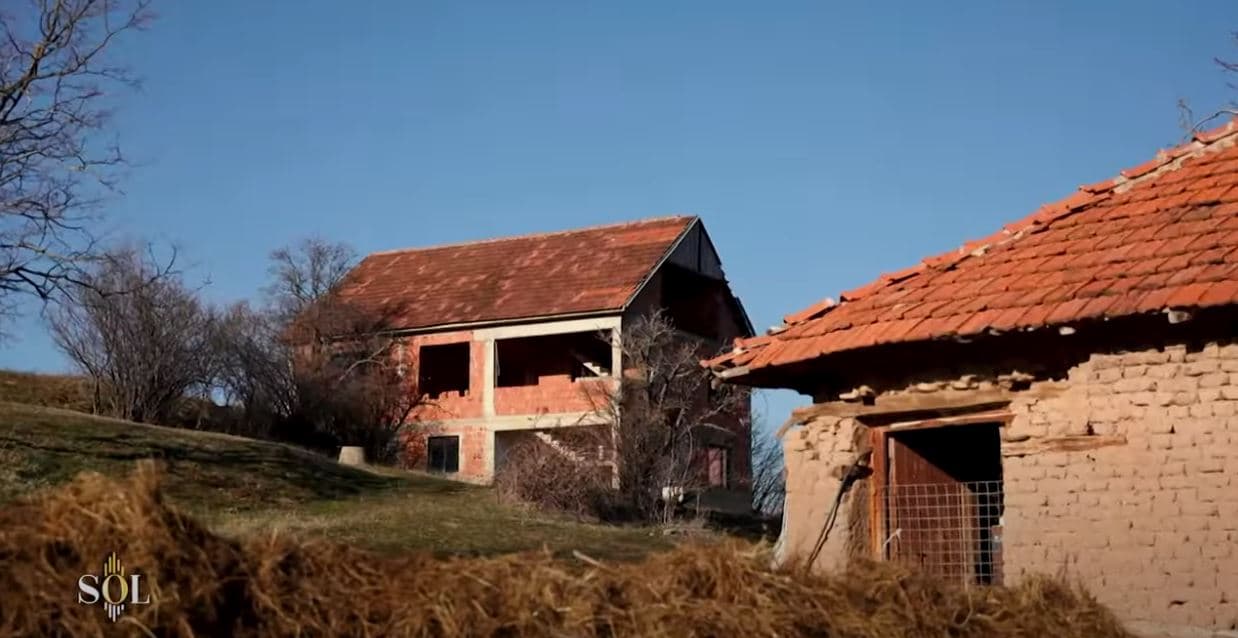 Ky është fshati që u braktis nga banorët, vetëm tri shtëpi janë të banuara (VIDEO)
