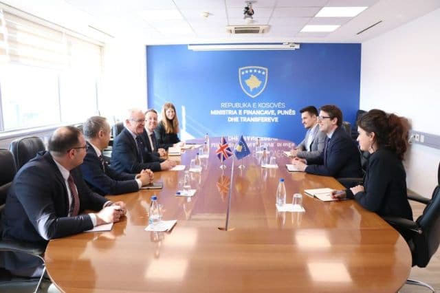 Murati pret të dërguarin britanik për tregti, ai përmend për investime sektorin energjetik