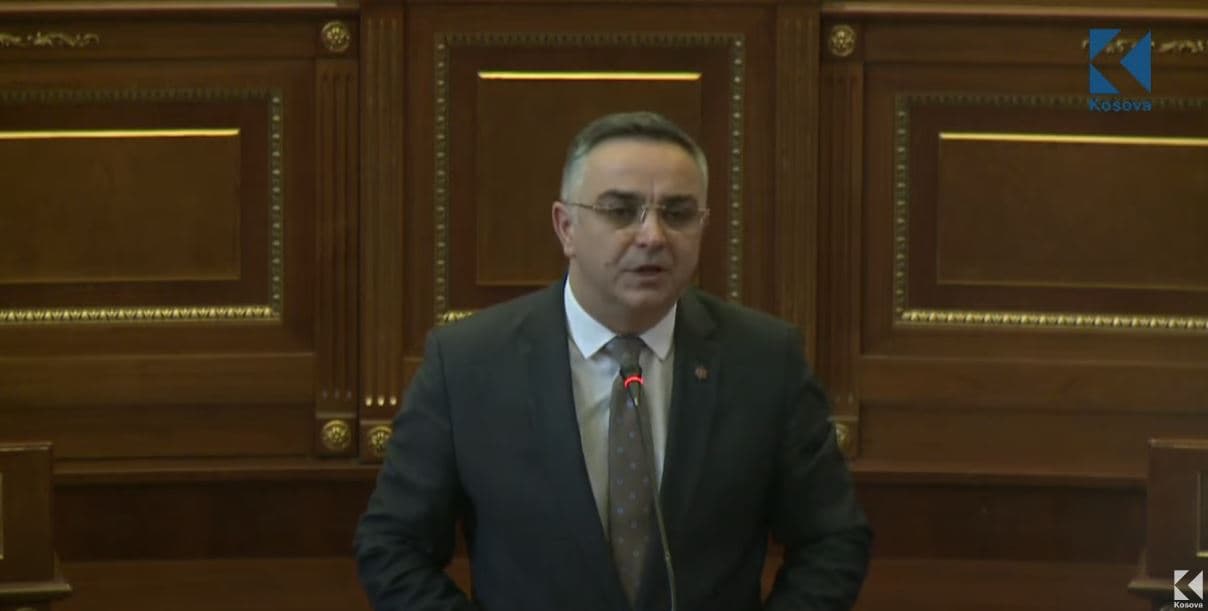 Tahiri i AAK-së: Ekonomia e Kosovës është drejt kolapsit