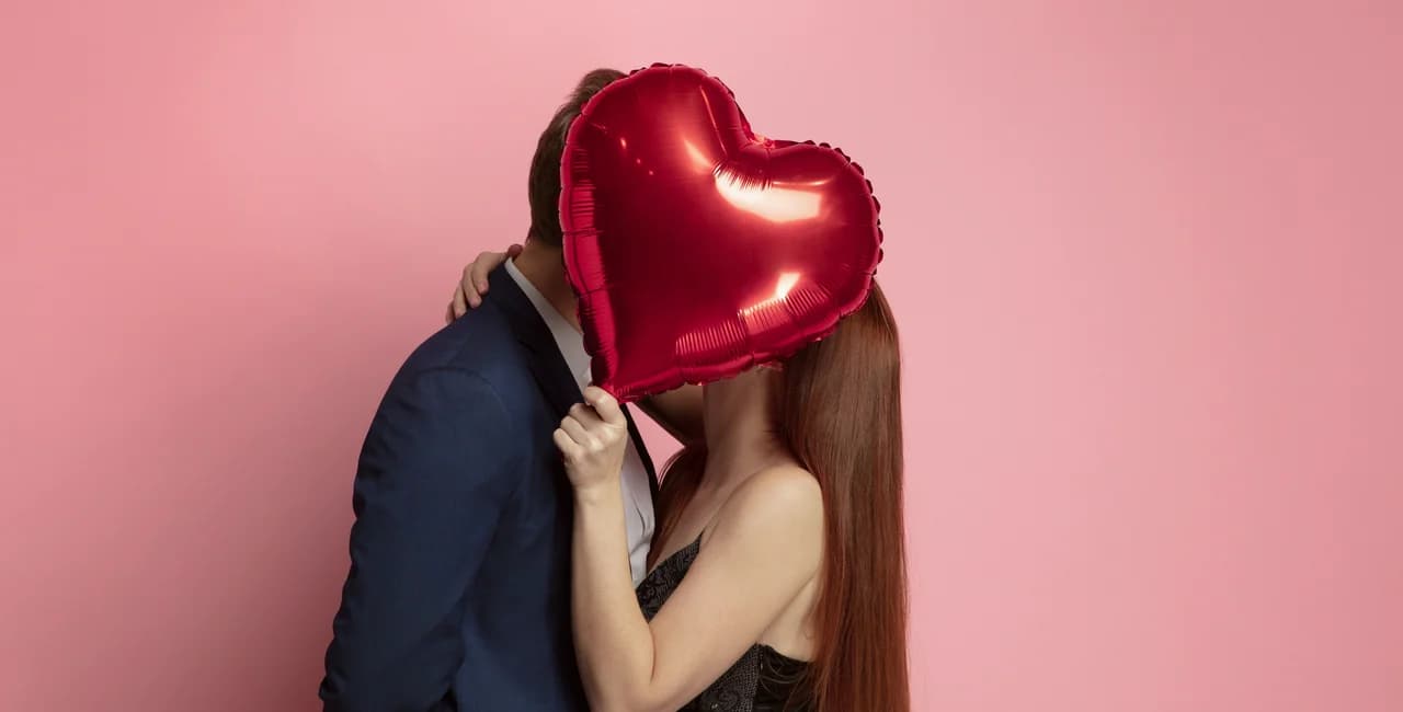 Shën Valentini i parë me partnerin, ja disa ide për të kaluar një festë magjike