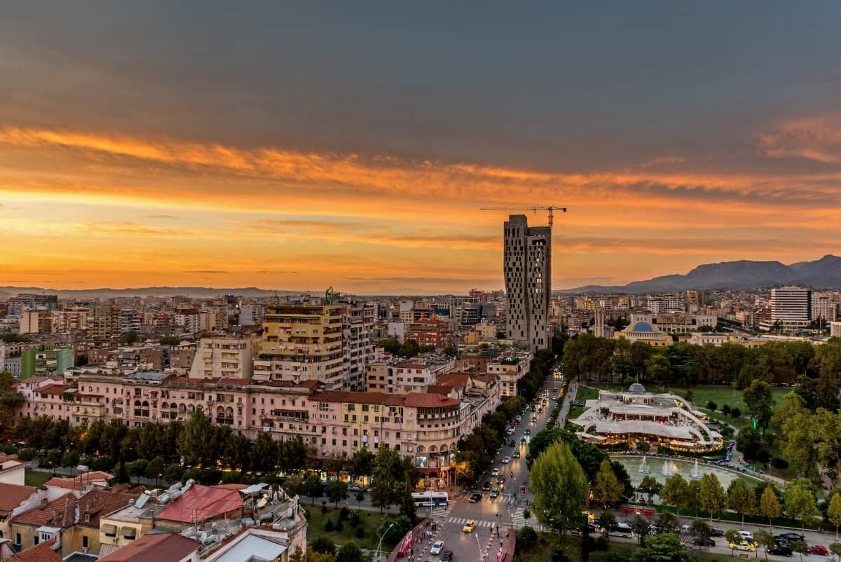 Zgjedhjet në Shqipëri, kë po e preferojnë qytetarët? (VIDEO)