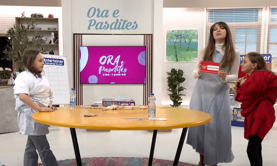 Anua dhe Morea, sfidojnë njëra-tjetrën në lojërat e "Orës së Pasdites" (VIDEO)