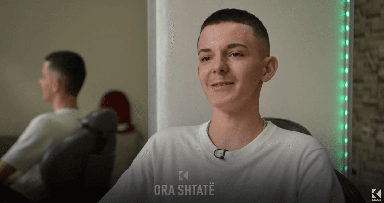 15 vjeçar dhe me biznes personal, kush është Leon Muji, berberi nga Gjilani? (VIDEO)