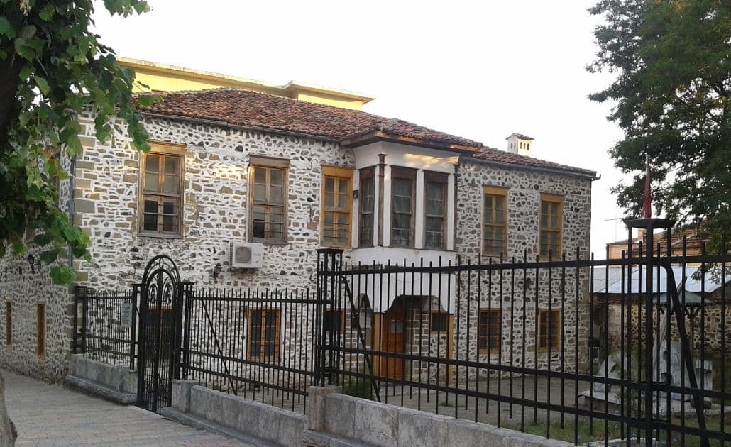 137 vjet nga hapja e shkollës së parë shqipe
