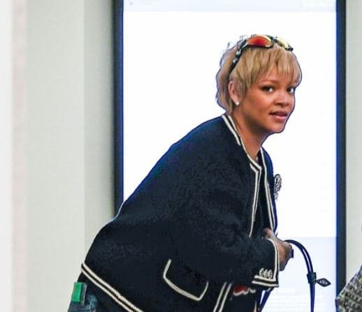 Rihanna befason me pamjen e re