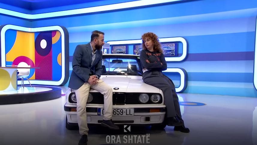 E dashuruar në BMW, kjo është Zana Daka (VIDEO)