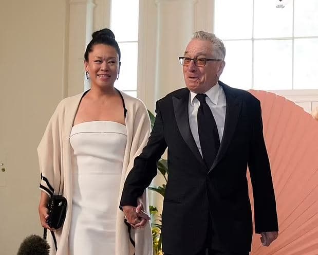 Robert De Niro shkëlqen në krahët e gruas së tij