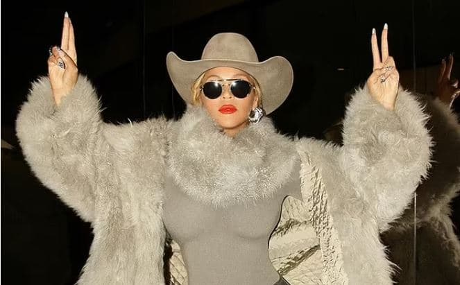 Beyonce merr vëmendjen me imazhet e reja, tregon format në kostumin e ngushtë