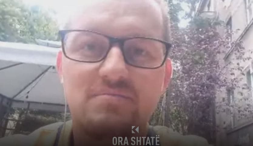 Shkrimtari Azem Deliu flet nga Beogradi, ku u linçua për Adem Jasharin