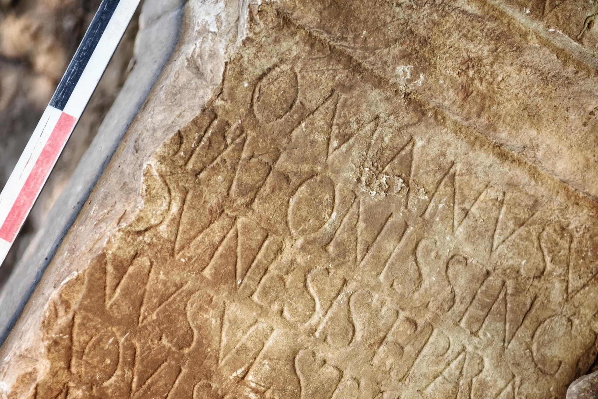 Në Kalanë e Vuçakut në Drenas zbulohet një altar romak i gjysmës së parë të shekullit të tretë