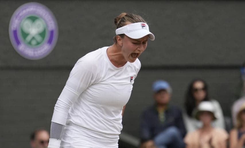 Barbora Krejçikova merr trofeun në Wimbledon, mposht Jasmine Paolinin