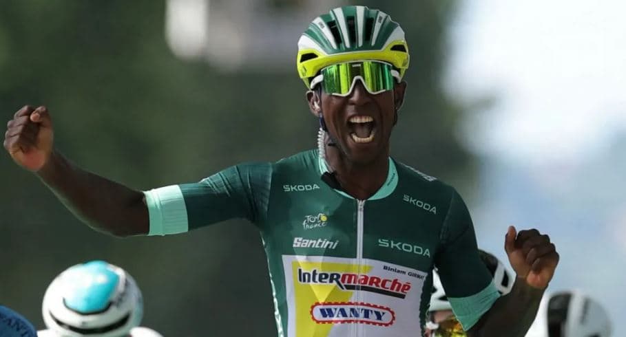Çiklisti afrikan i Tour de France që po grumbullon fitore historike