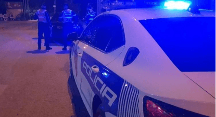 Vetura del nga rruga në Peshkopi, përplas një polic në krye të detyrës
