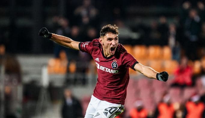 Shqiptarët e Spartës debutojnë me fitore në Ligën e Kampionëve – Laçi madje shënon