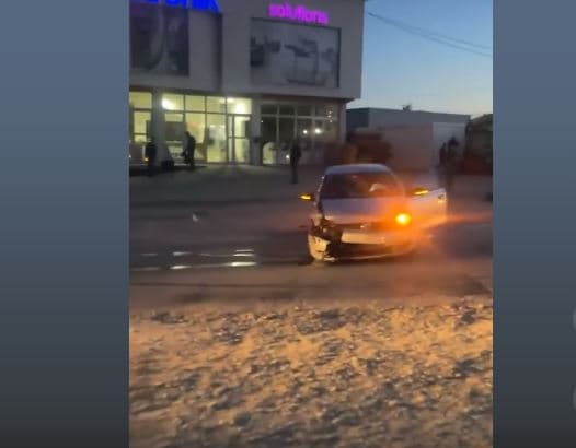 Pamje nga aksidenti në Hajvali, Golfi bëhet "llom"