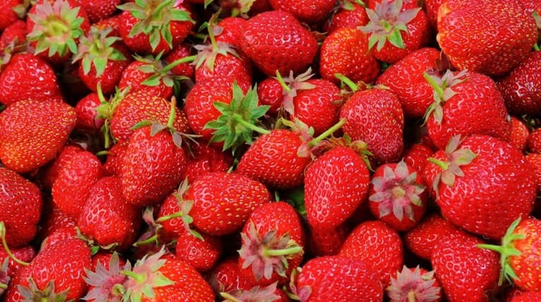 Kardiologu zbulon se cilat fruta duhet t'i hani për shëndetin optimal të zemrës