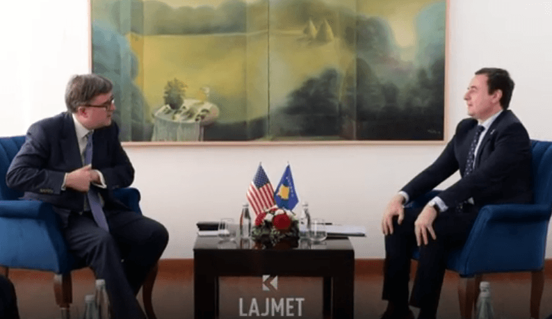 O'Brien i flet Kurtit gati tri orë (VIDEO)