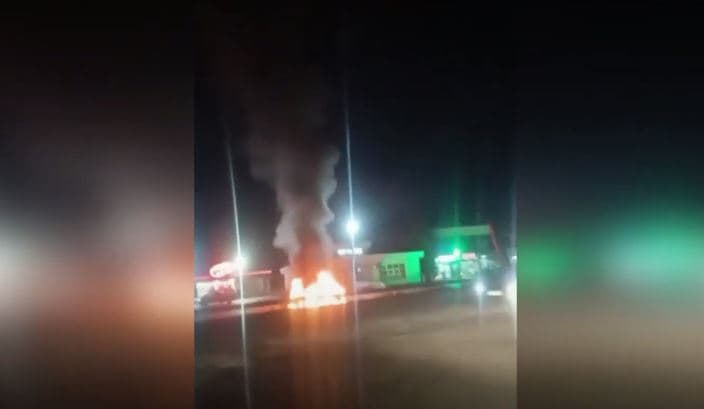 Vetura kaplohet nga flakët në Lluzhan të Podujevës
