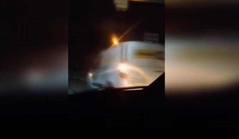 Aksidentohen një Pick Up dhe traktor në rrugën Lipjan - Shtime