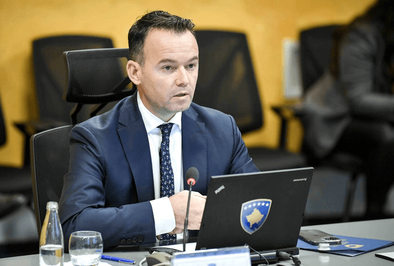 Intervistimi po vazhdon: Faton Peci para hetuesve që disa orë