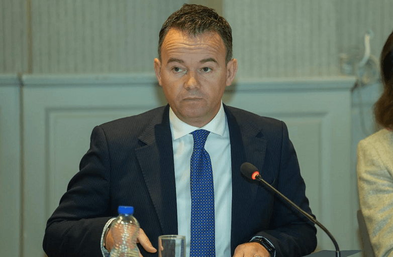 Pas disa orësh përfundon intervistimi i Faton Pecit