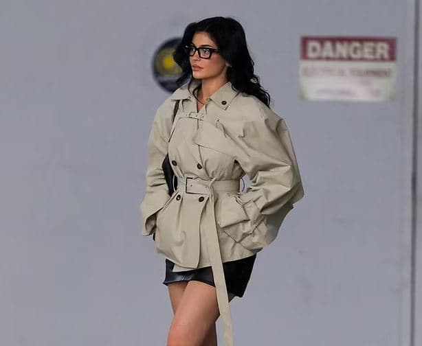 Kylie Jenner plot stil rrugëve të Kalifornisë