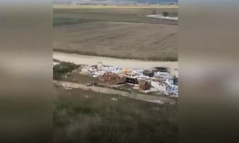 Banorët e Bardhoshit ankohen për mbeturina dhe qenë endacakë