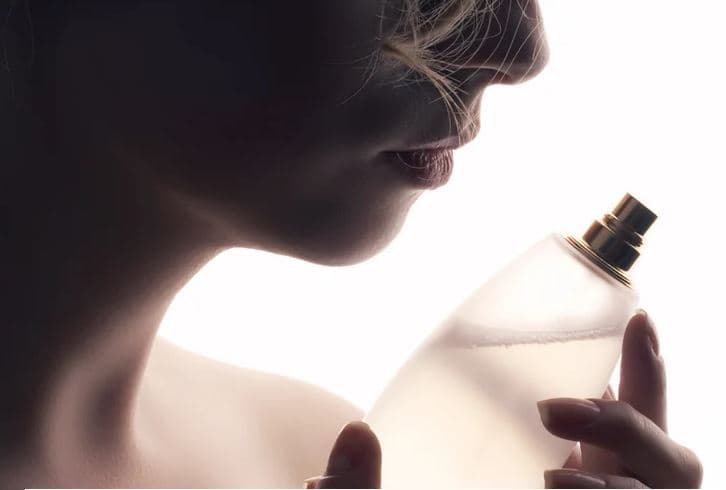 Parfumi mund të na kthejë në një moment të caktuar të jetës
