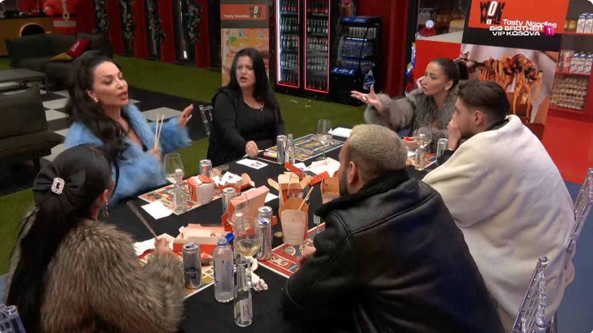 "Hej a e din se frajerin e ki...", plas sherri mes Rovenës dhe Xhenetës