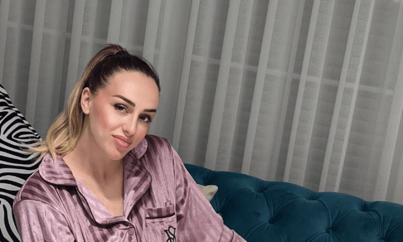 Aida Doçi ekspozon barkun e rrumbullakosur