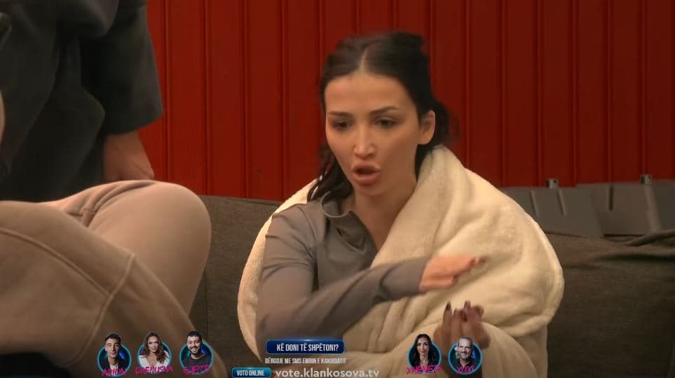 "Kujt ia mësyj e shti në dorë", Xheneta dhe Anisa përplasen keq