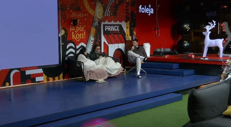 Drenusha dhe Xheneta bisedojnë për Gjestin dhe Drilonin! (VIDEO)