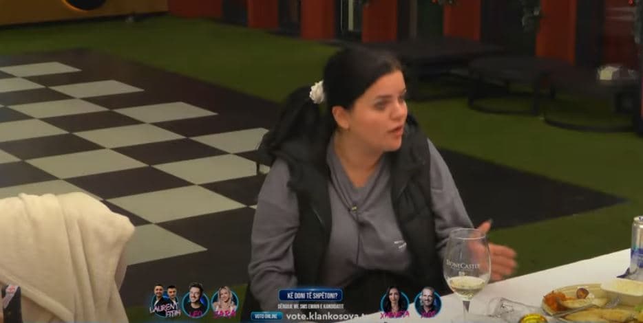 "Nëse i din kaq mirë gjërat, pse nuk është duke bërë asgjë?"- Gresa për Sarën (VIDEO)