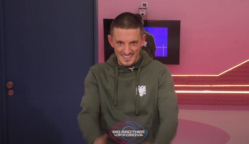Vullneti para sfidës së buxhetit - E njeh njërin nga personazhet e shfaqura (VIDEO)
