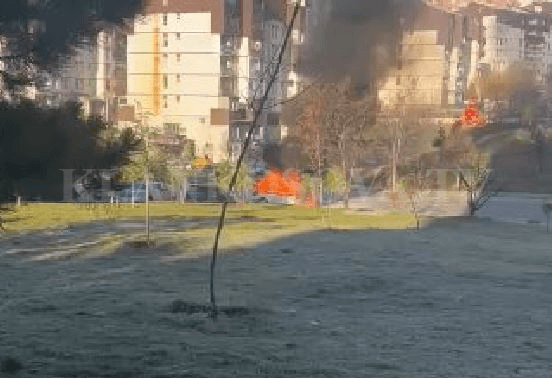 Digjet një veturë në Breg të Diellit (VIDEO)