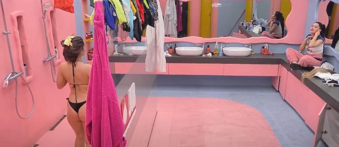 Anisa dhe Lela këndojnë gjatë orëve të vona (VIDEO)