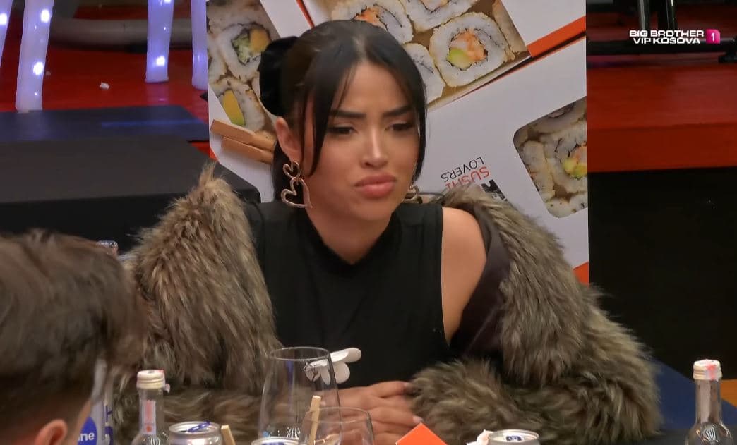 Anisa nervozohet me pyetjen që mori në darkën e të nominuarve!
