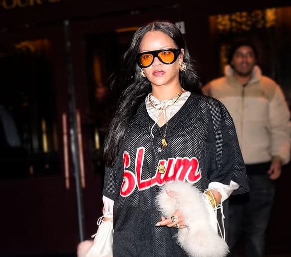 Rihanna anulon koncertet e planifikuara të rikthimit në Londër vetëm disa ditë para se të shpalleshin