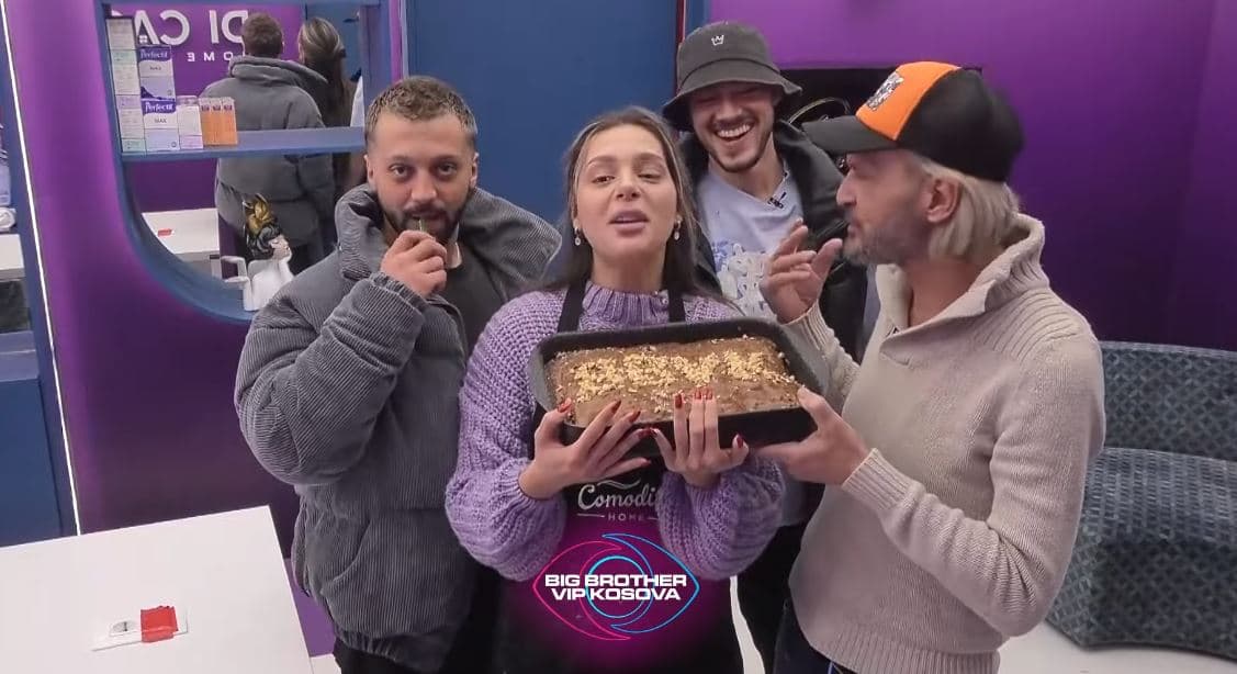 Skena qesharake: Lela dhe banorët tjerë i luten regjisë ta pranojnë ëmbëlsirën