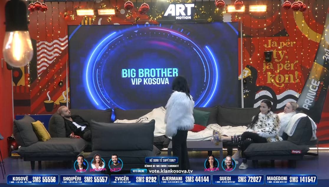 Xheneta dhe Sara e mësojnë Gresën se si t'i vendos të pasmet në pah (VIDEO)